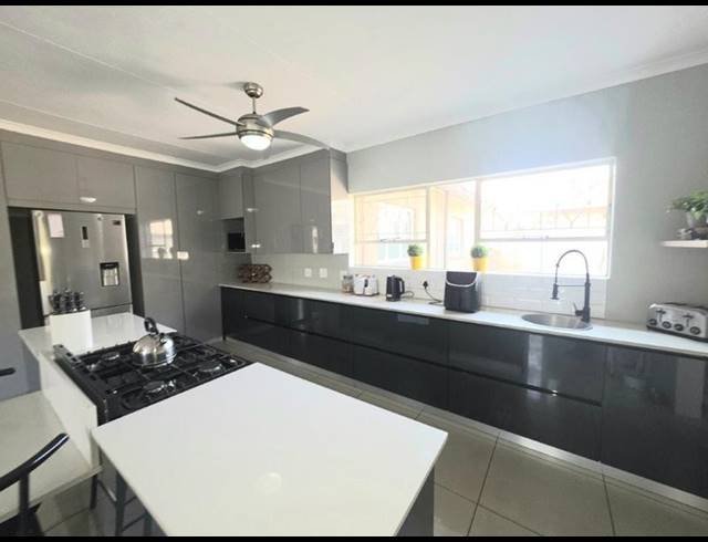 4 BEDROOM HOUSE FOR SALE IN VERWOERDPARK